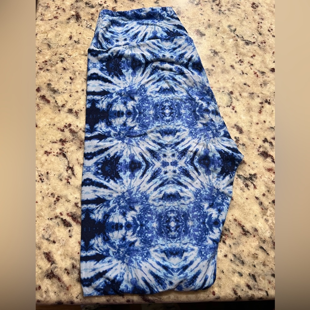 LulaRoe tie-dyed leggings one-size